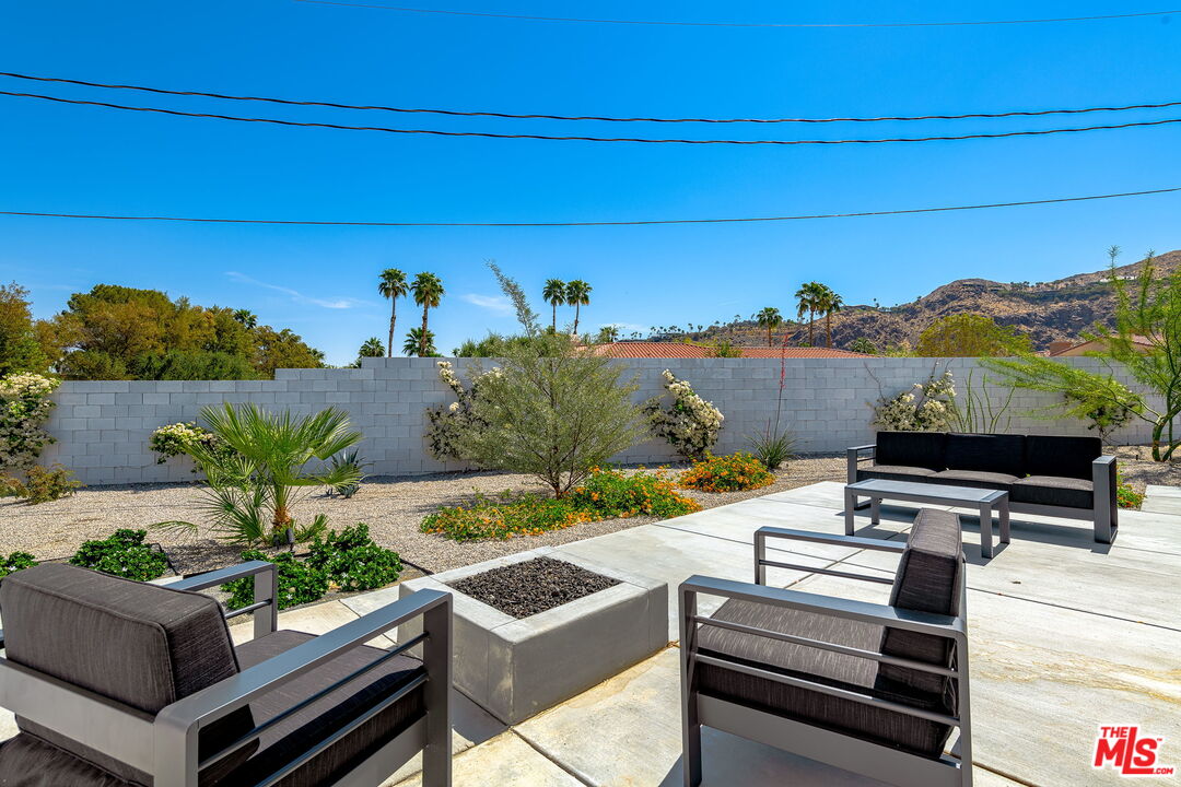 2086 S Barona Rd