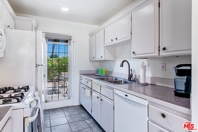 1881 S Araby Dr Unit: 15