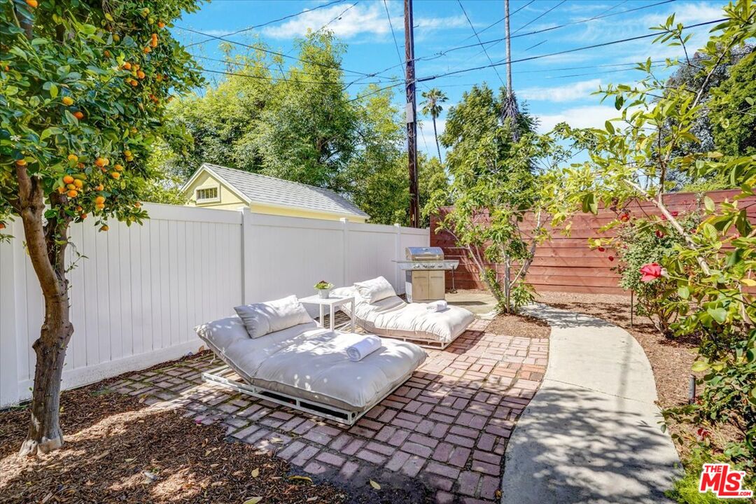 5839 Vesper Ave