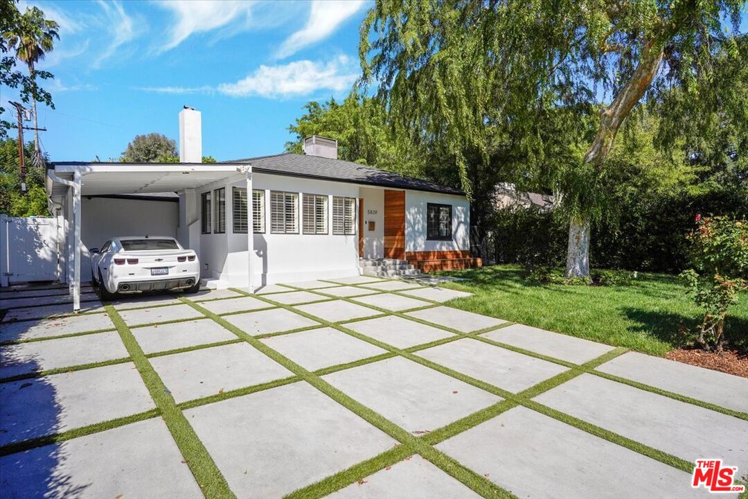 5839 Vesper Ave