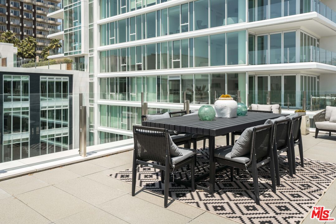 9000 W 3rd St Unit: 209