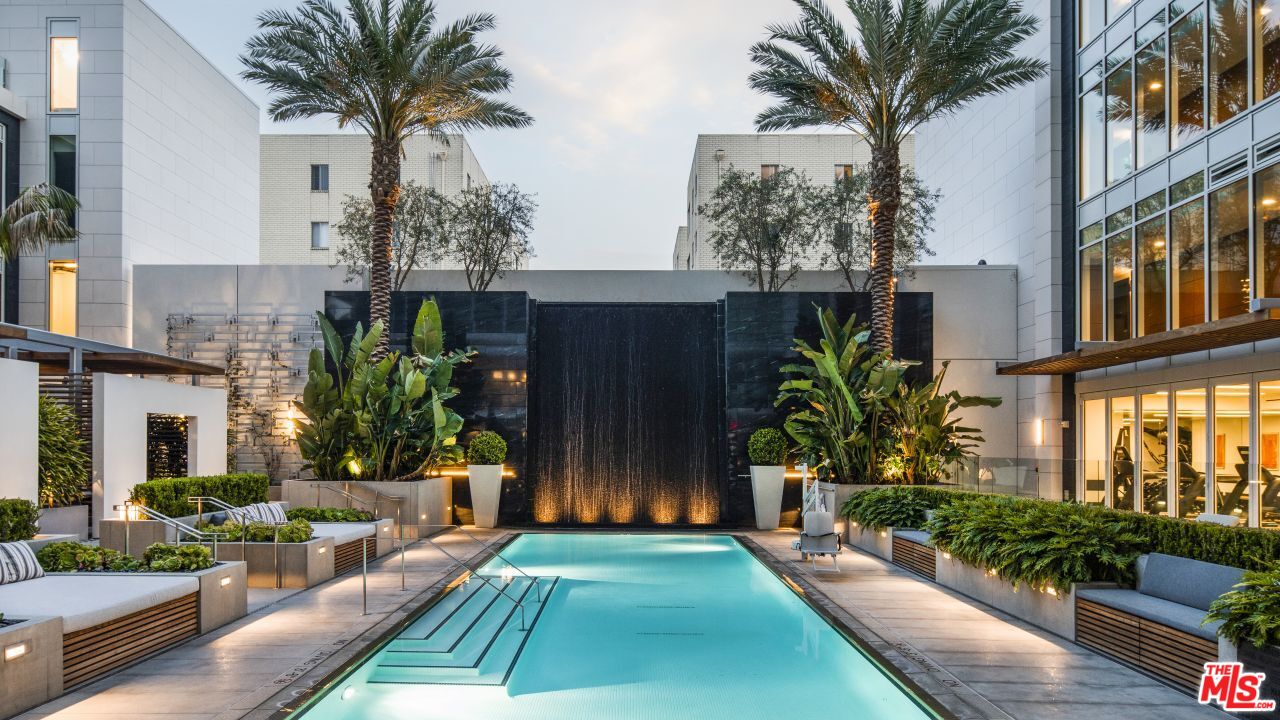 9000 W 3rd St Unit: 209