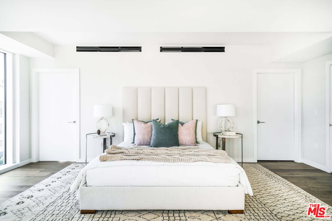 9000 W 3rd St Unit: 209