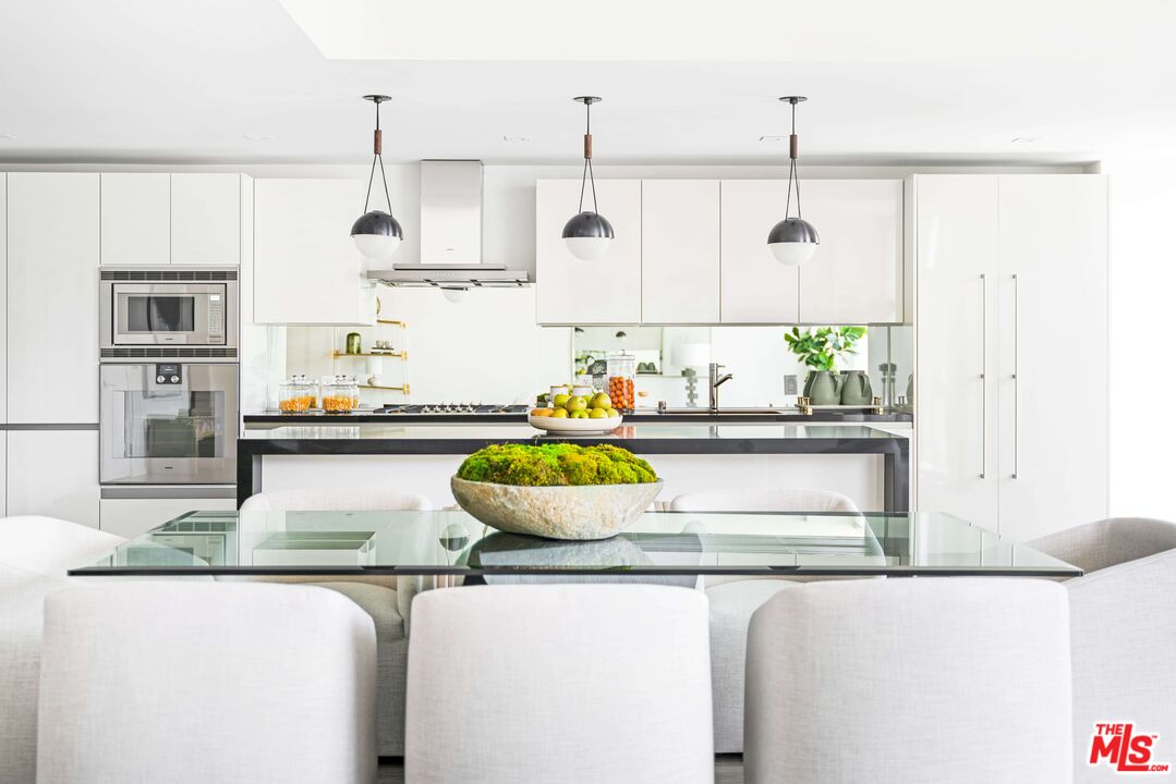 9000 W 3rd St Unit: 209