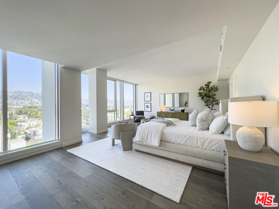 9000 W 3rd St Unit: 601