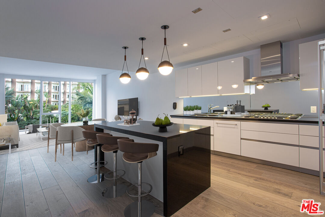 9000 W 3rd St Unit: 305