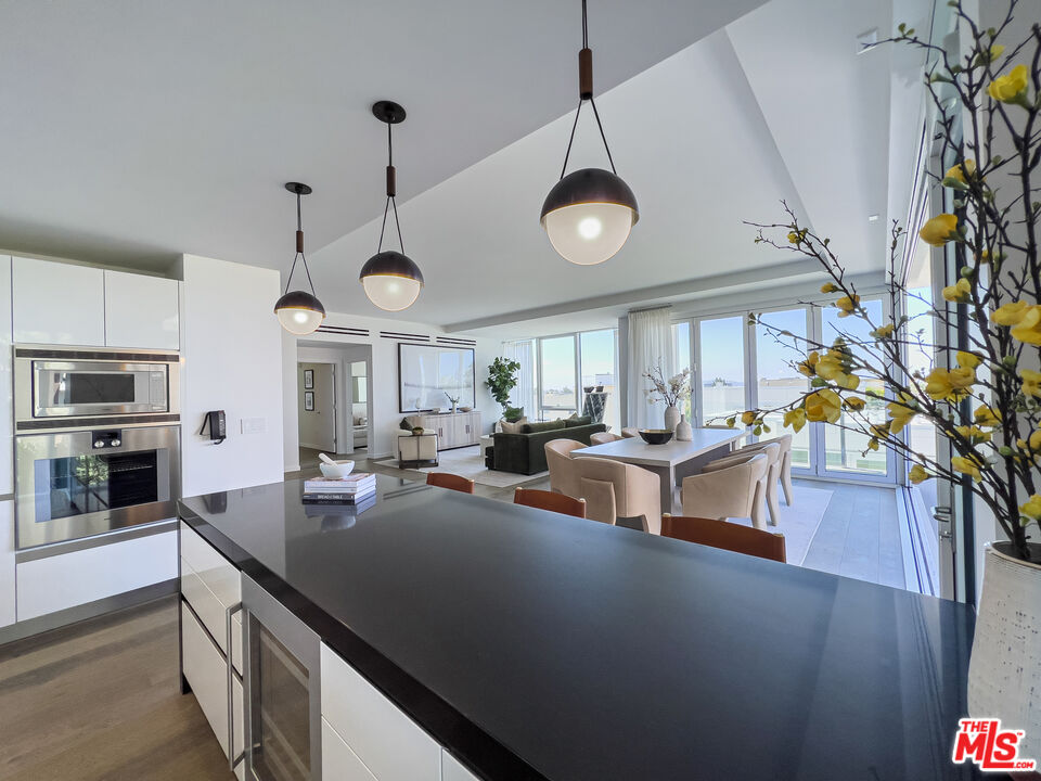 9000 W 3rd St Unit: 604