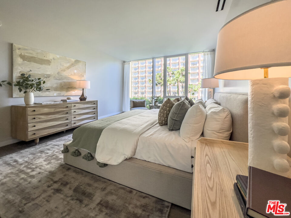 9000 W 3rd St Unit: 604