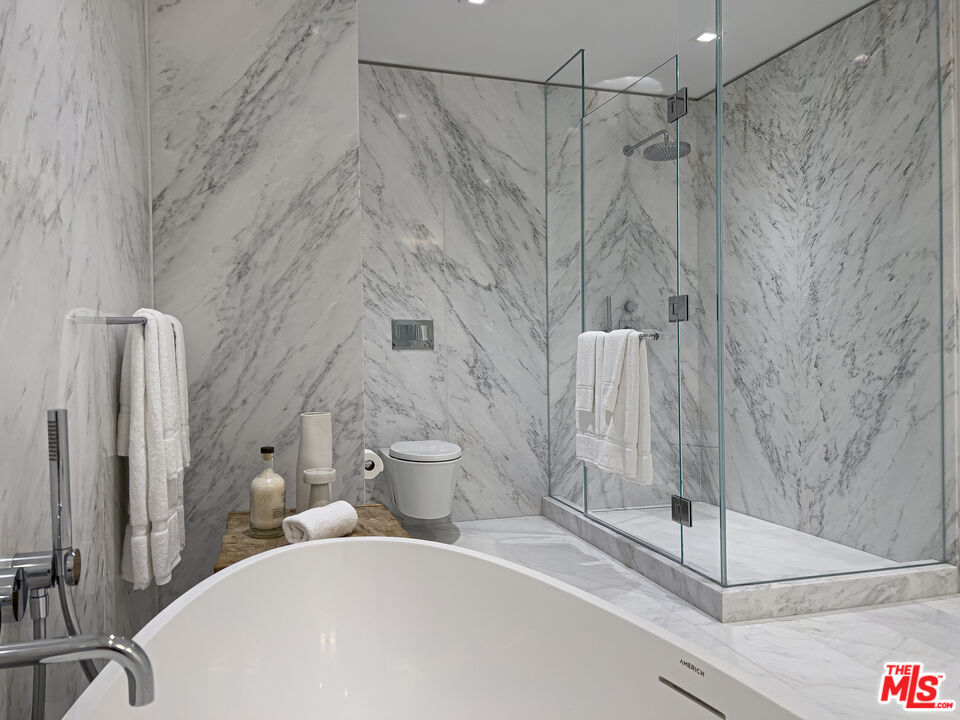 9000 W 3rd St Unit: 604
