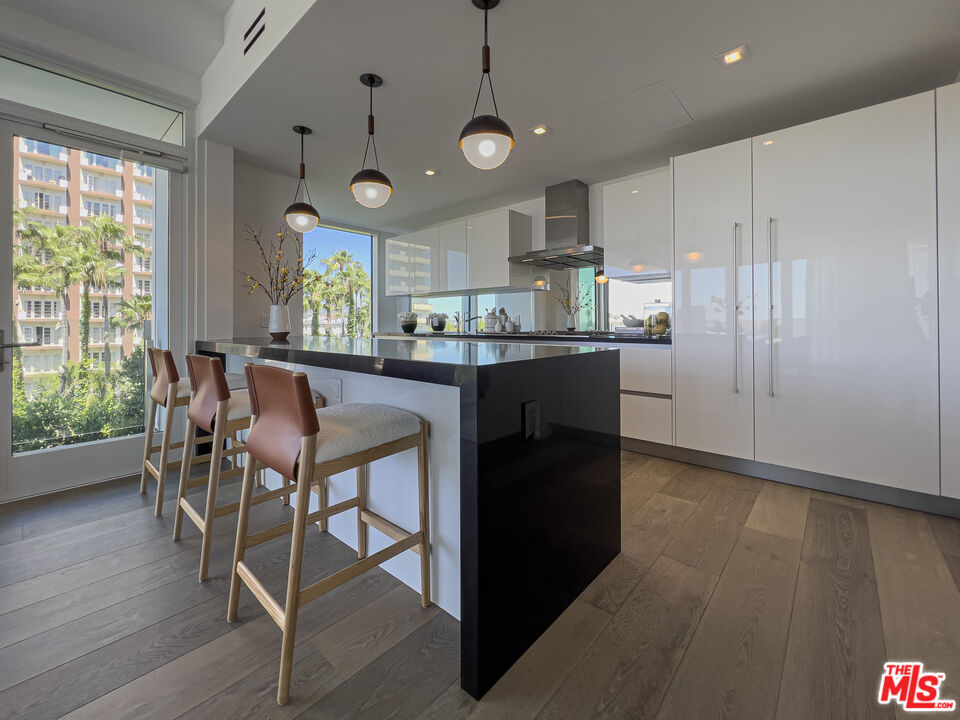 9000 W 3rd St Unit: 604