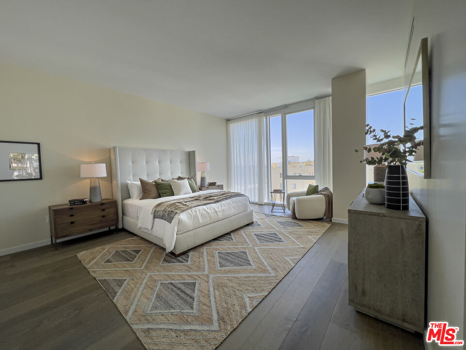 9000 W 3rd St Unit: 604