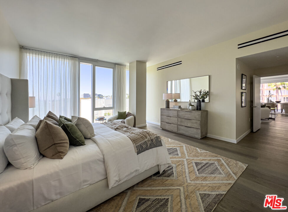 9000 W 3rd St Unit: 604