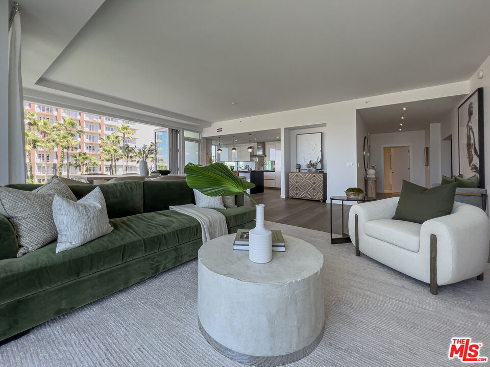 9000 W 3rd St Unit: 604