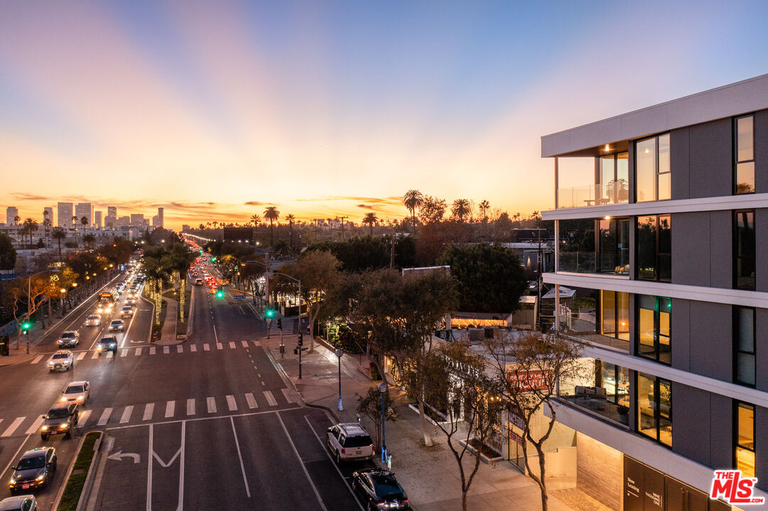 9001 Santa Monica Blvd Unit: 309