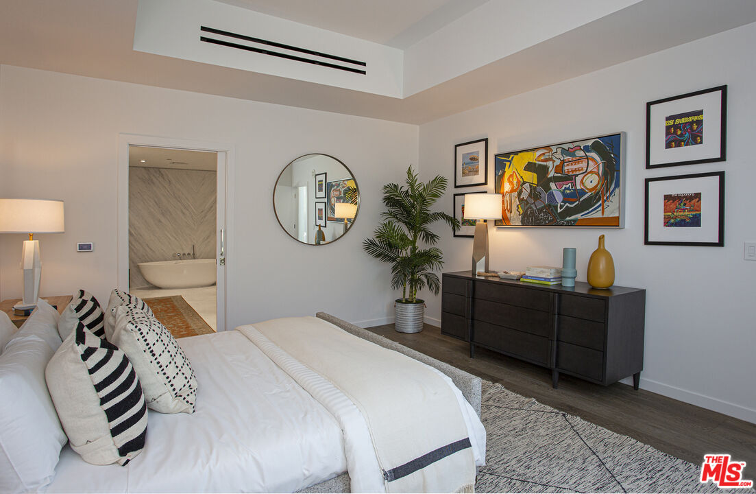 9000 W 3rd St Unit: 103