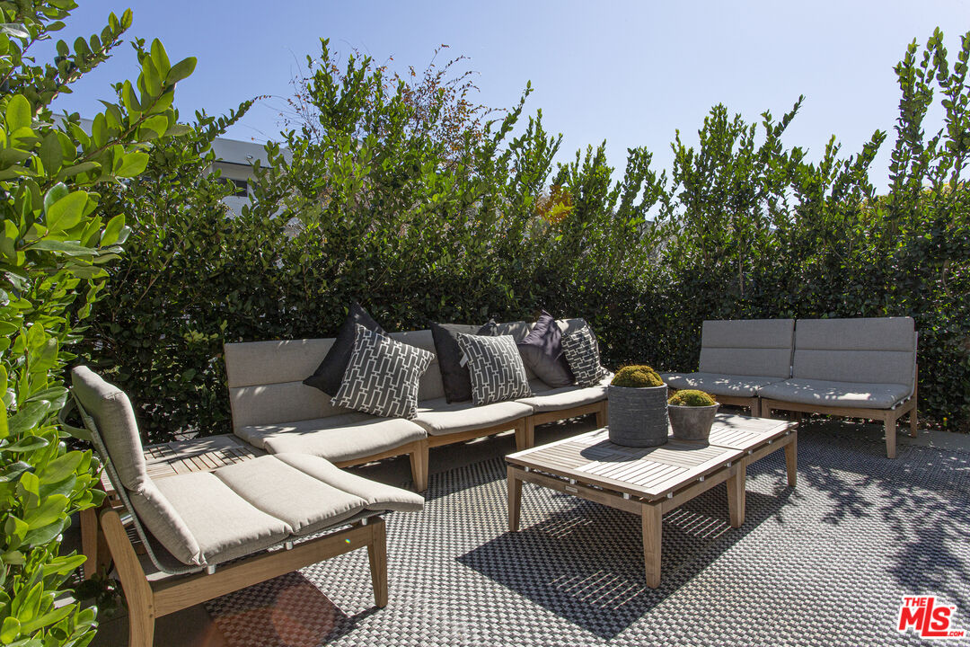 9000 W 3rd St Unit: 103