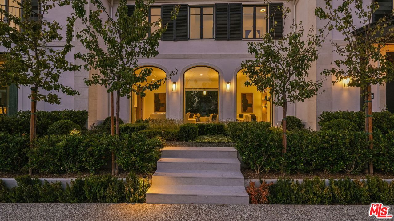 1000 Laurel Way