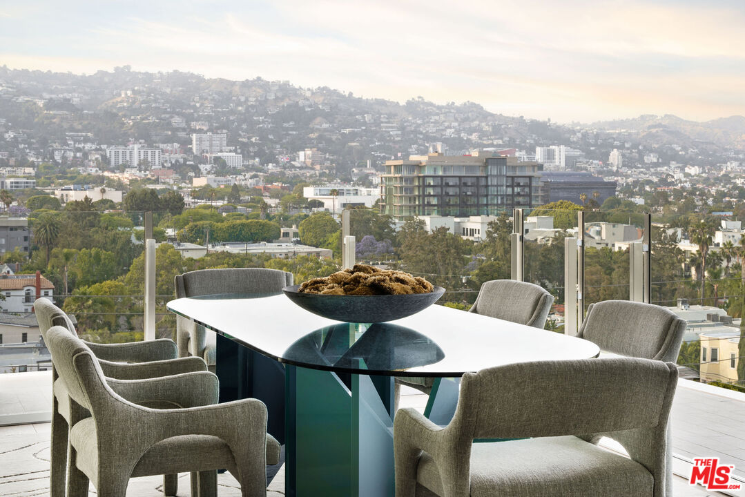 9000 W 3rd St Unit: 403