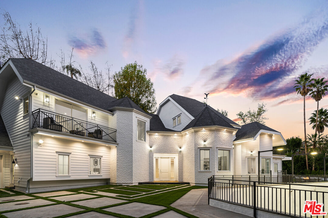 4453 Balboa Ave