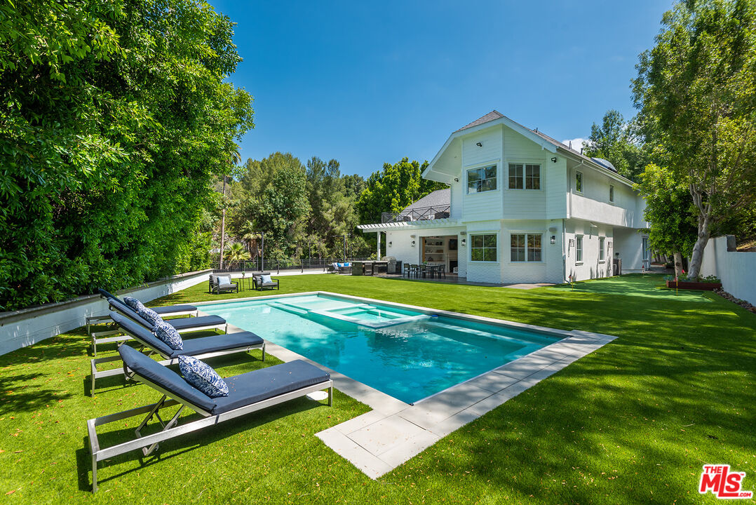 4453 Balboa Ave