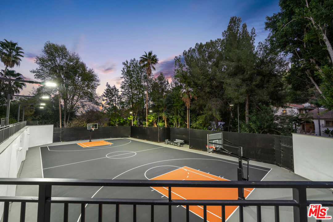4453 Balboa Ave