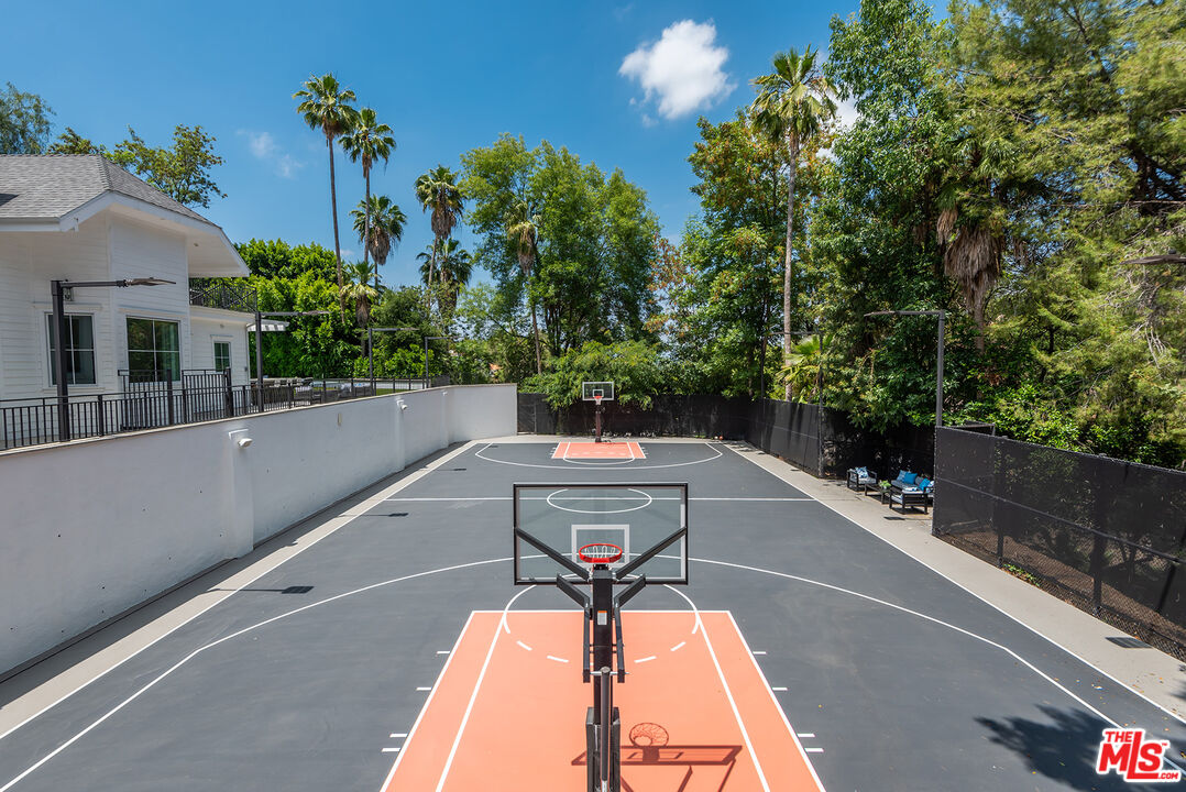 4453 Balboa Ave