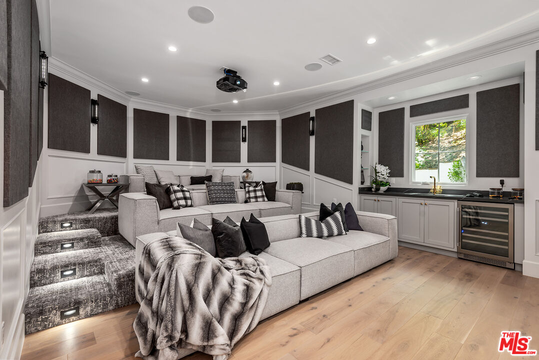 4453 Balboa Ave