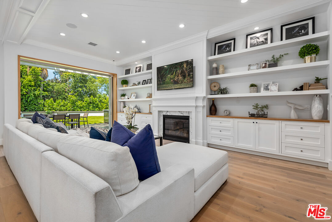 4453 Balboa Ave