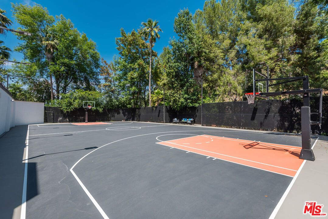 4453 Balboa Ave