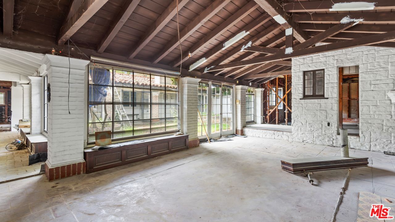 12018 Sarah St