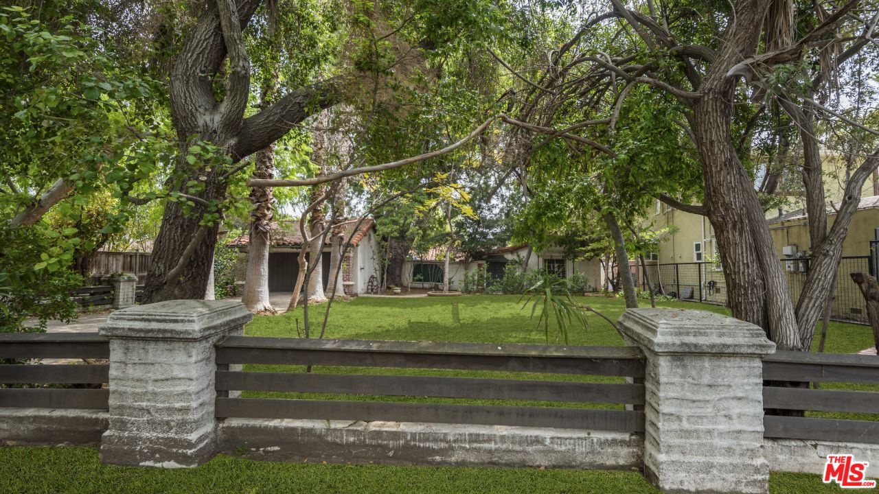 12018 Sarah St