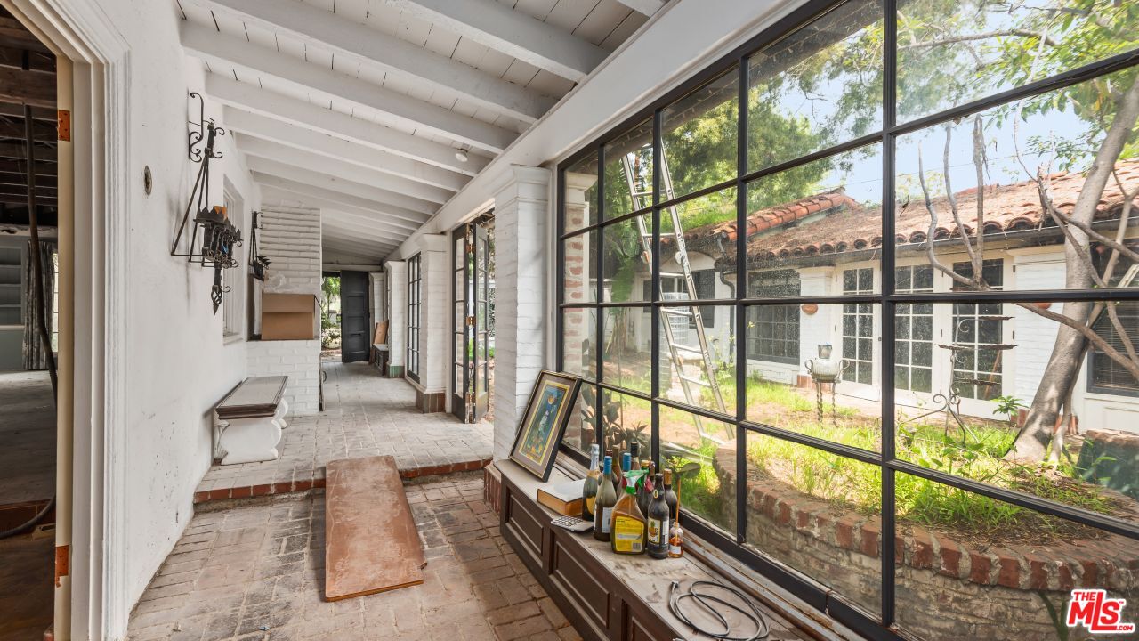 12018 Sarah St