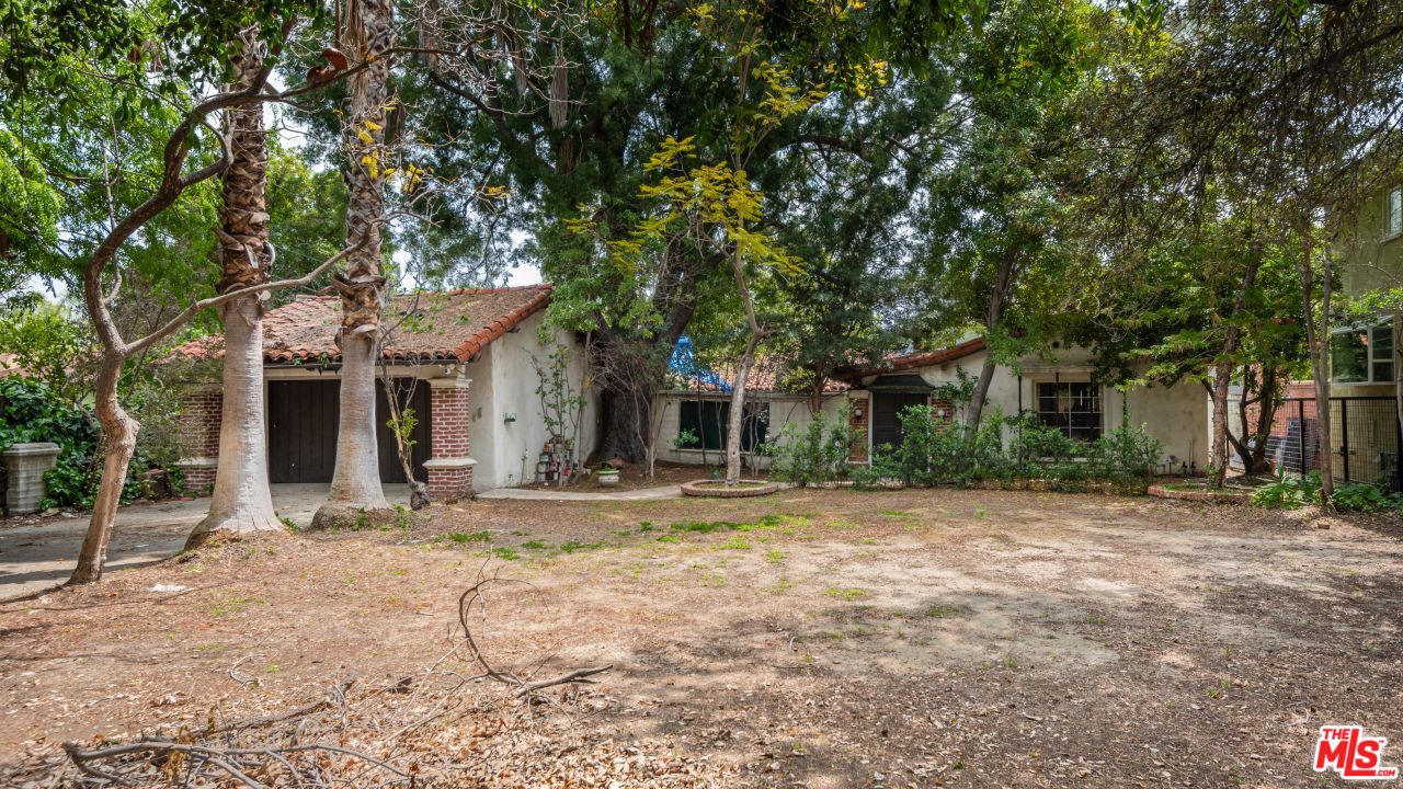 12018 Sarah St