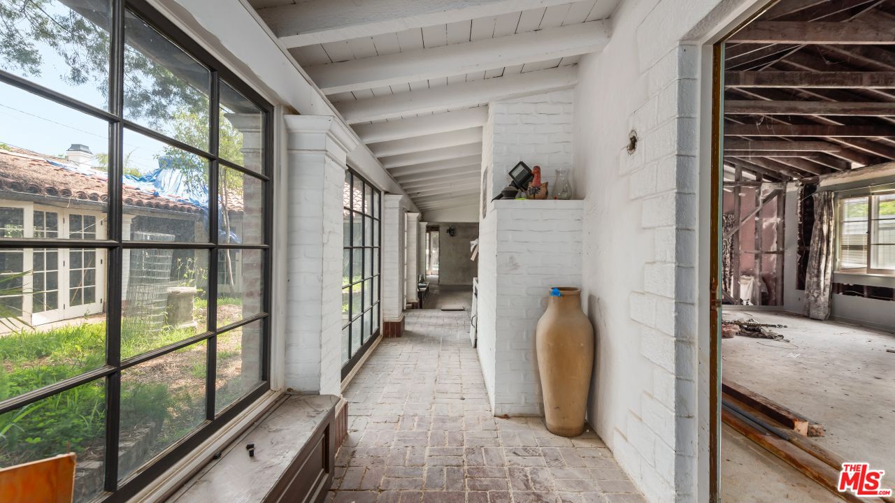 12018 Sarah St