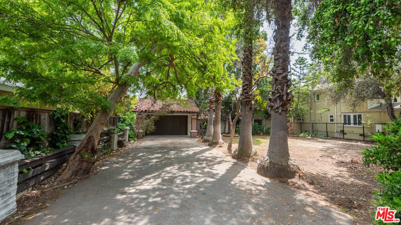 12018 Sarah St