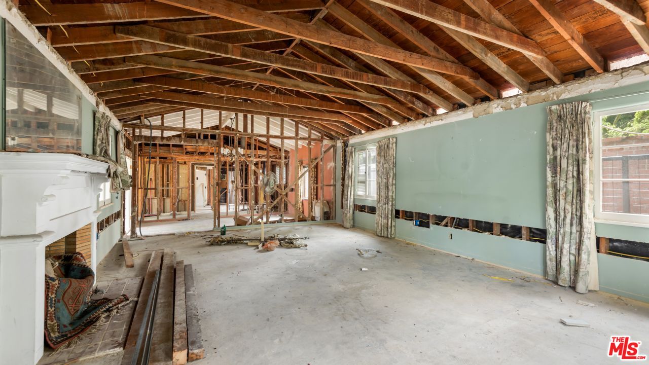 12018 Sarah St
