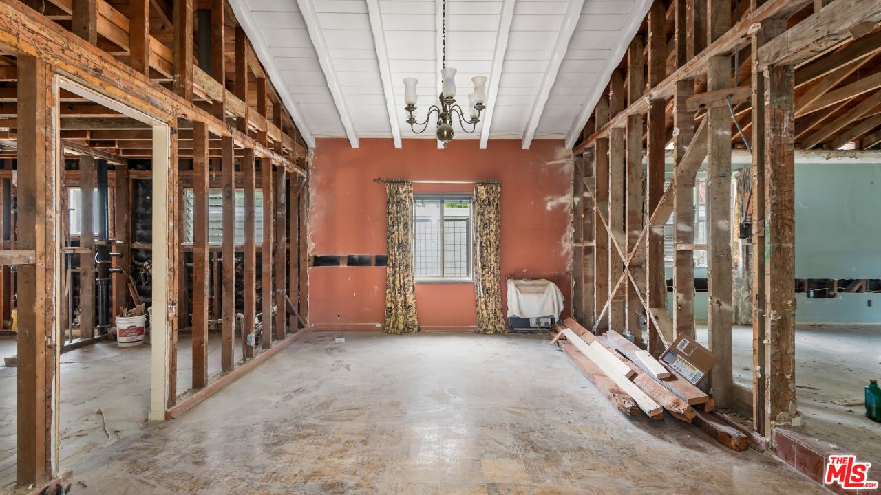 12018 Sarah St