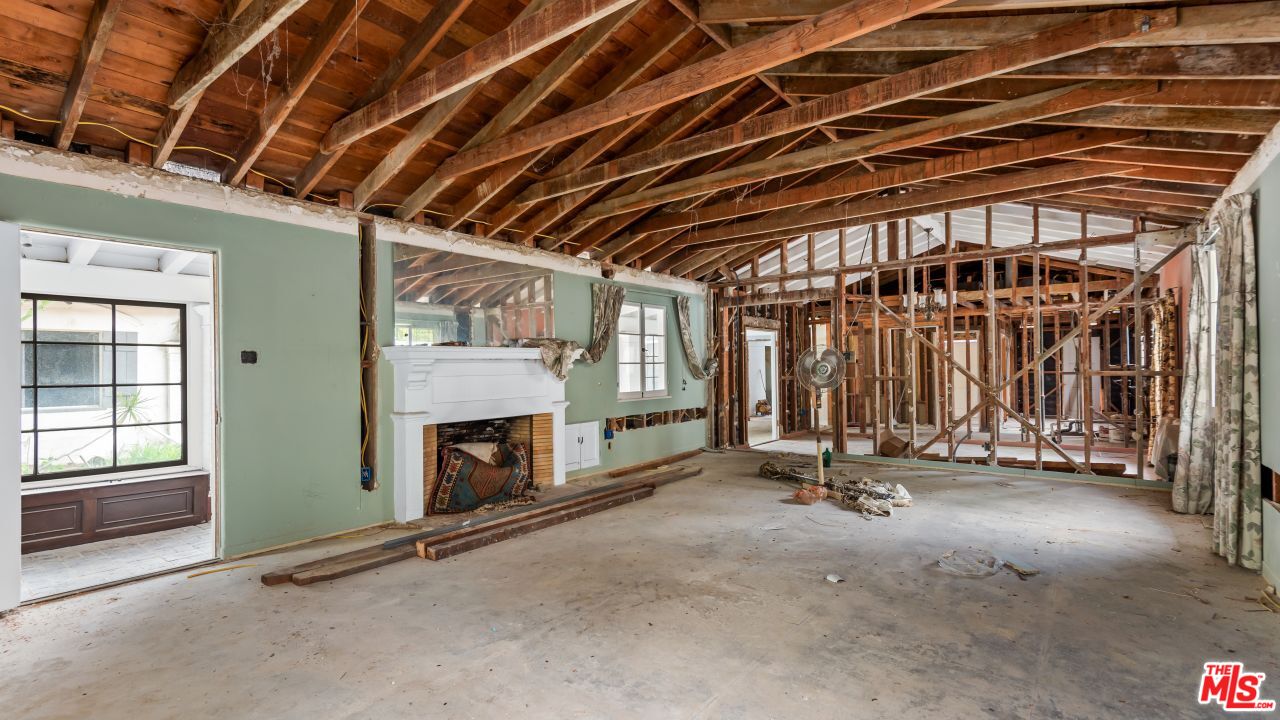 12018 Sarah St