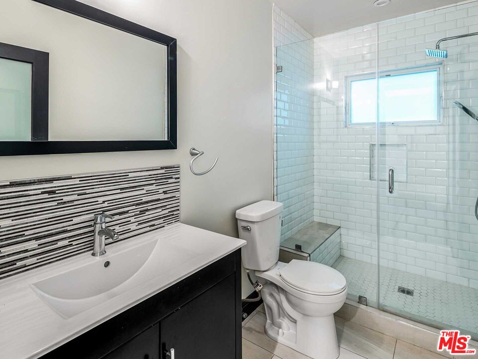 844 N LA JOLLA AVE