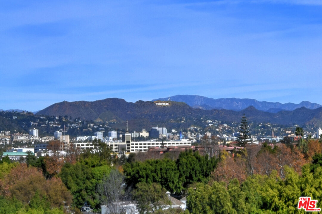 637 S Fairfax Ave Unit: 604