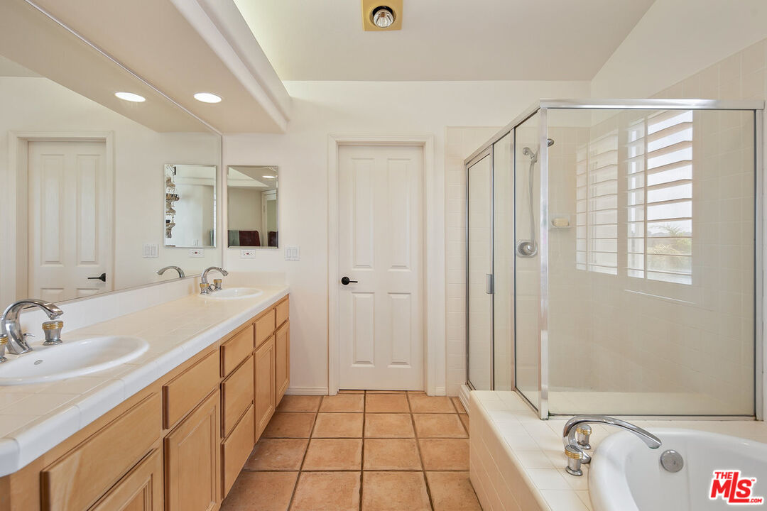 6475 Zuma View Pl Unit: 129