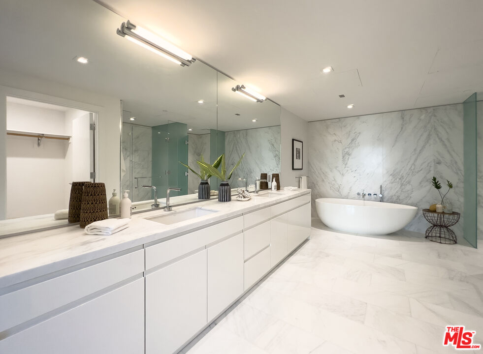 9000 W 3rd St Unit: 405