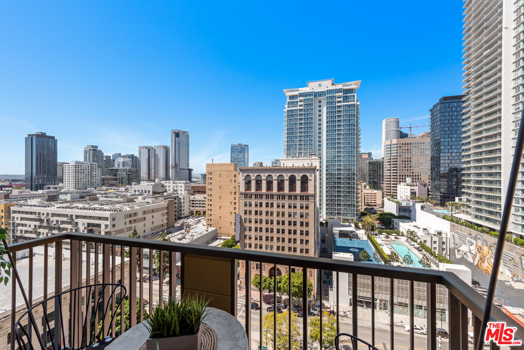 849 S Broadway Unit: 1210