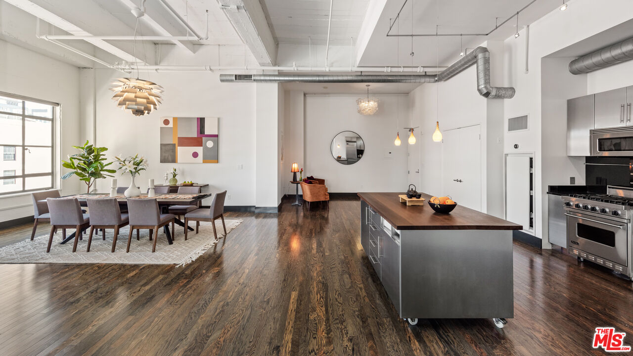 849 S Broadway Unit: 1210