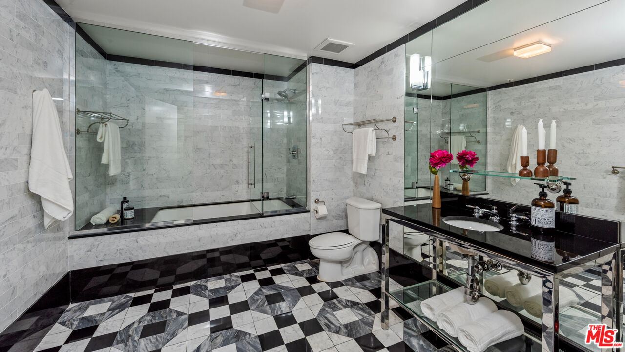 849 S Broadway Unit: 1210