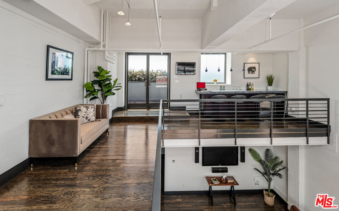 849 S Broadway Unit: 1210