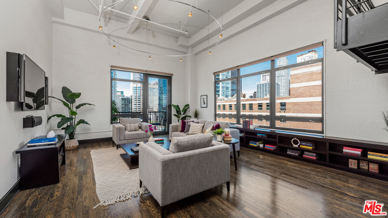 849 S Broadway Unit: 1210