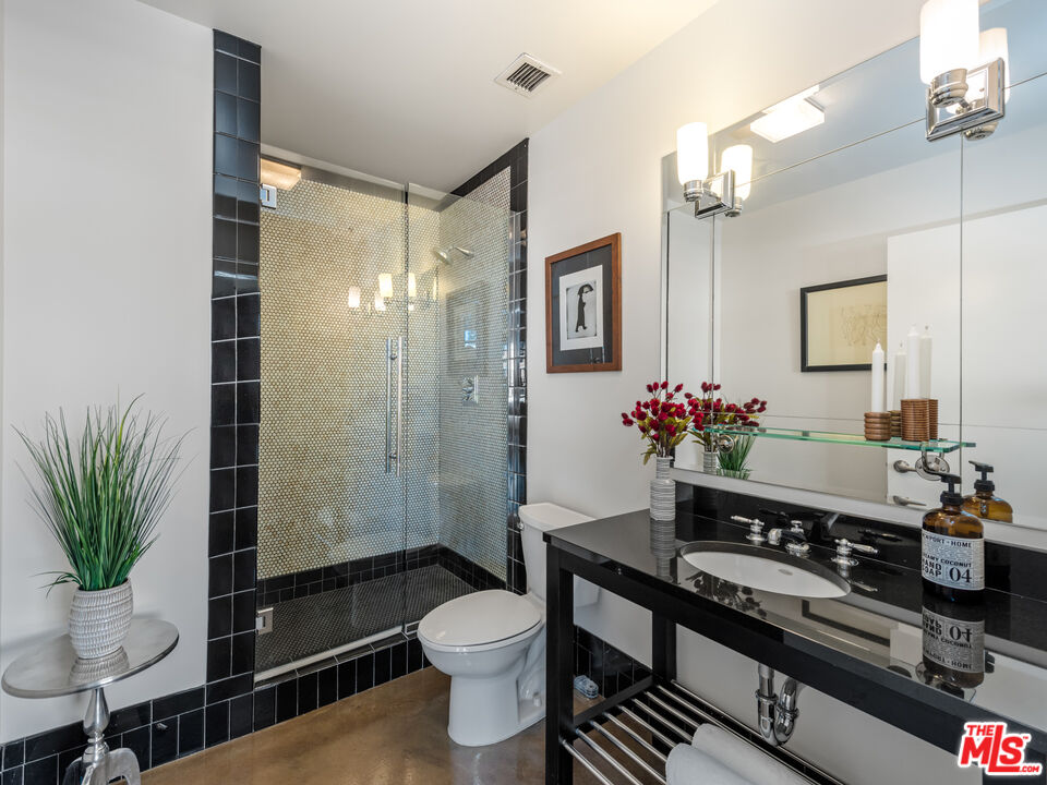 849 S Broadway Unit: 1210