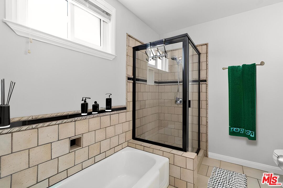 3749 Lockland Dr Unit: Apt D