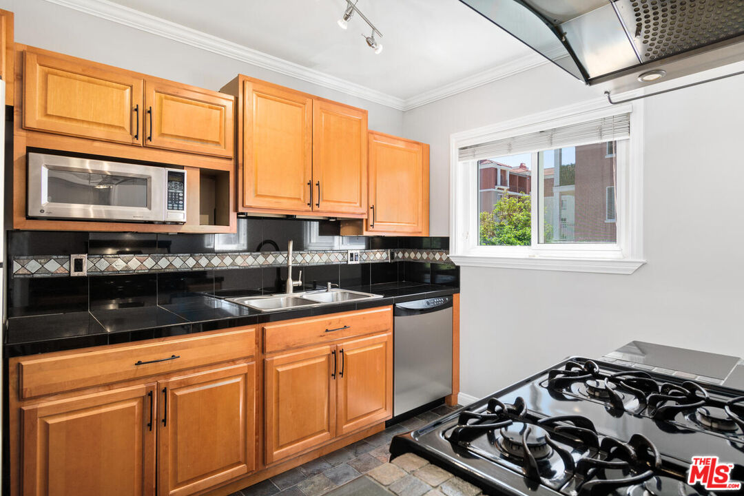 3749 Lockland Dr Unit: Apt D